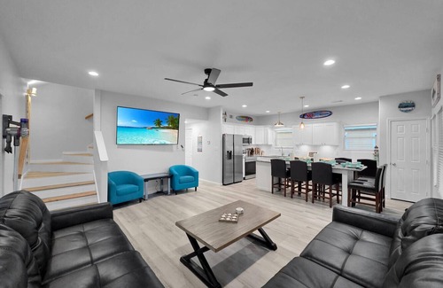 Port Bolivar Casa | BeachfrontHeatedPool!HotTub!Weddings!EventParking!Sleep24!Pets!Starlink!PuttPutt