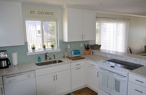 East End Condominio | BEACHFRONT Gorgeous View!!! OCEANFRONT Sunday to Sunday