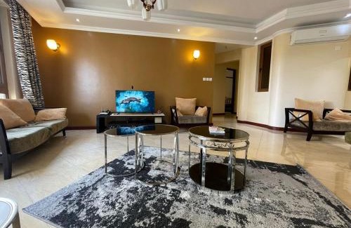 Mombasa Apartamento | BeachLuxe 3bdr Pool Beach Access