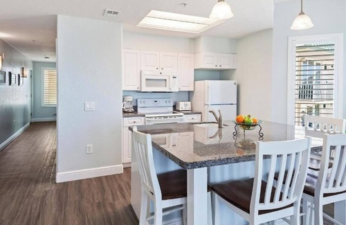 Ormond Beach Hotel | Beachside 1 Bedroom Condo – Gorgeous Ocean Views + Pool, Ideal for Couples