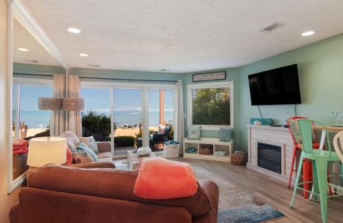 Traverse City Casa | Beachside 109 with Direct Beach Access Pool and Hot Tub