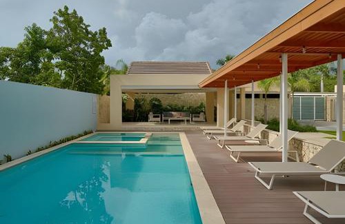 Juan Dolio - El Pueblo Apartamento | Beachside 1Bdrm Apt. Hidden Oasis with Pool & BBQ