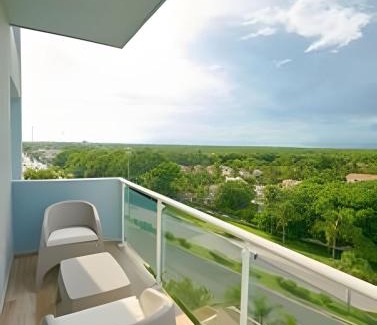 Juan Dolio - El Pueblo Apartamento | Beachside 1Bdrm Apt. Hidden Oasis with Pool & BBQ