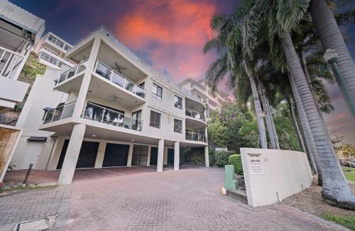 Townsville Apartamento | Beachside 2 bed 2 bath unit
