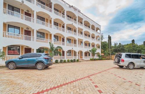 Ukunda Cama Y Desayuno | Beachside 2 bedroom apartment in Diani