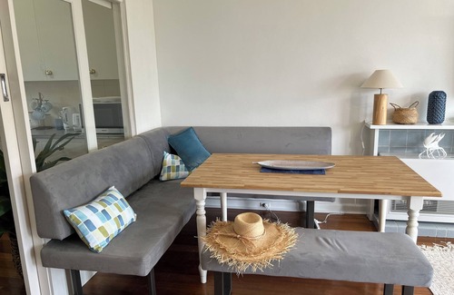 Mornington Apartamento | Beachside 2-bedroom apartment in central Mornington with Ocean Views