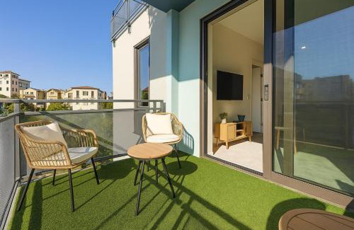 Downtown Apartamento | Beachside 2BD 2BA, 12Min Walk to Santa Monica Pier