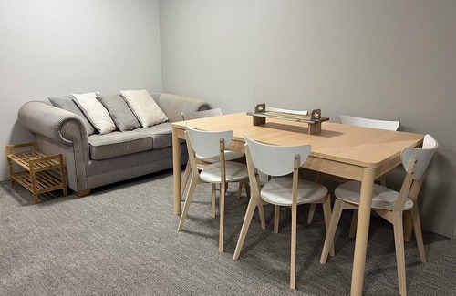 Cronulla Apartamento | Beachside Bliss just a sand castle from everything, 2BR, 2BA Apartment, sleeps 6