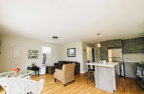 Summerside Cabina | Beachside Bliss:Renovated Cottage near Amusement Parks | WiFi, BBQ, Patio