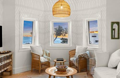 Bondi Beach Apartamento | Beachside Boho Retreat by Sydney Dreams
