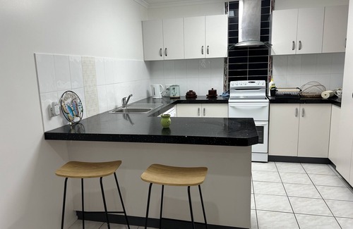 Mackay Apartamento | Beachside chill in Bucasia. Pet Friendly space.