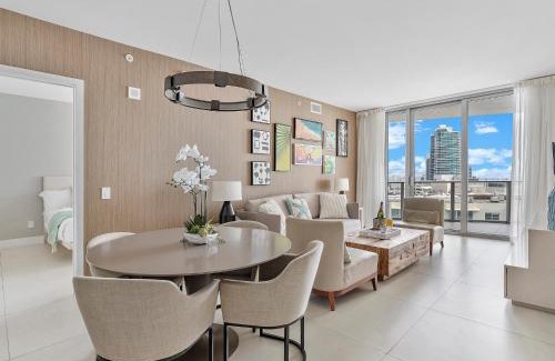 Hollywood South Central Beach Apartamento | Beachside Contemporary Residence in Lyfe