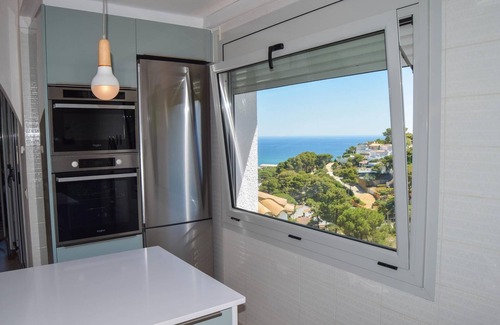Pals Chalet De Esquí | Junto a la playa villa, vistas al mar, piscina, banda ancha y A / C