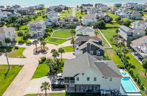 Pirates Beach Casa | Beachside Dream House, Heated Poolhot Tub, Lift