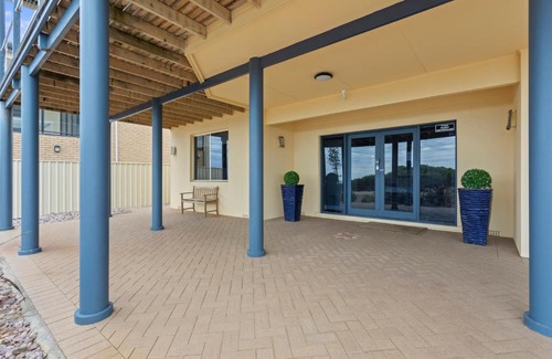 Christies Beach Apartamento | Beachside Escape on The Esplanade