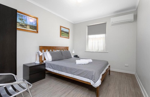 Christies Beach Apartamento | Beachside Escape on The Esplanade