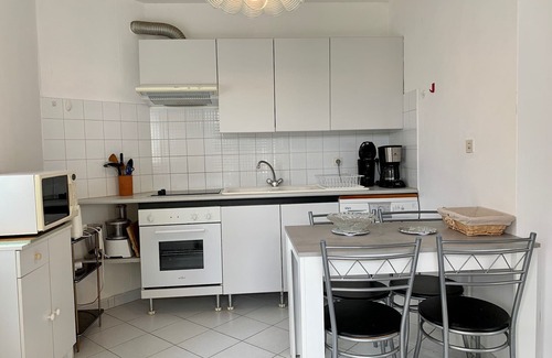 Bouzigues Apartamento | La playa a 2 pasos - acogedor apartamento con jardín cerca de Bouzigues