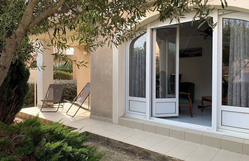 Bouzigues Apartamento | La playa a 2 pasos - acogedor apartamento con jardín cerca de Bouzigues