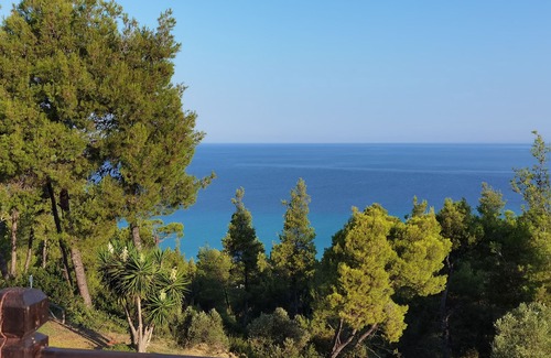 Kassandra Villa | Stylish, big & bright family Villa next to Beach