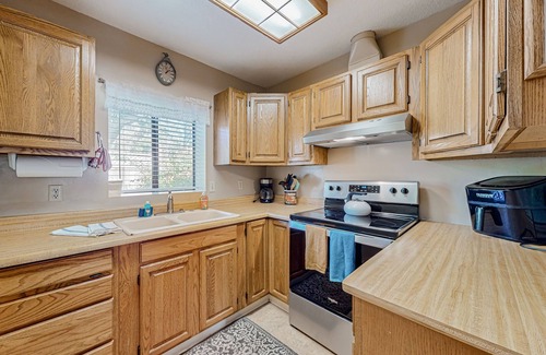 Inglenook Casa | Beachside hideaway with deck, hot tub, grill, & wood stove - dog-friendly