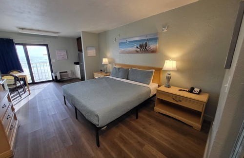 Daytona Beach Shores Hotel | Beachside Hotel