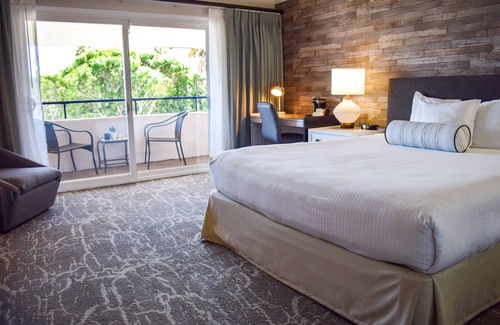 West Beach Hotel | Beachside Inn