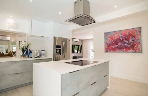 Harbor Beach Casa | Beachside Oasis in Prime Location w/ Pool & Garden