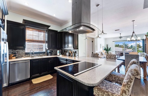 Siesta Key Village Casa | Beachside of the Village by Beachside