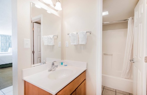 Fort Bay Hotel | Beachside Resort Panama City Beach