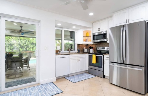Marco Island Casa | Beachside Retreat—Pool, Hot Tub & Fire Pit