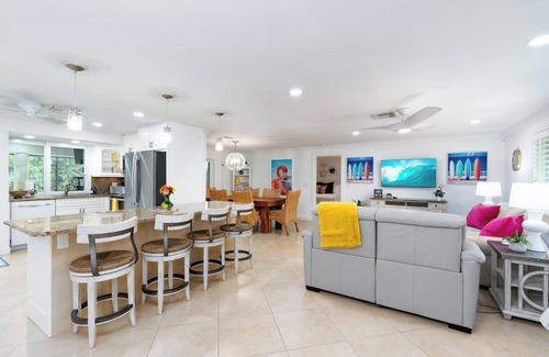 Marco Island Casa | Beachside Retreat—Pool, Hot Tub & Fire Pit