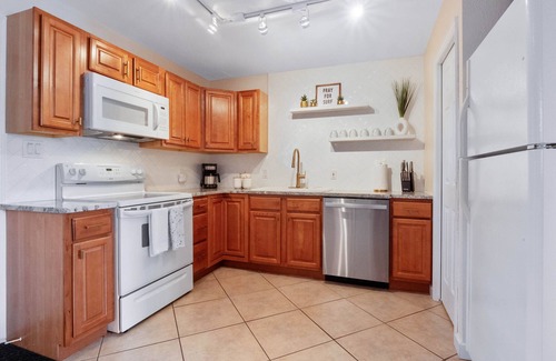 Cape Caneveral Beach Gardens Casa | Beachside Space Coast Townhouse, walk to the beach, pet friendly