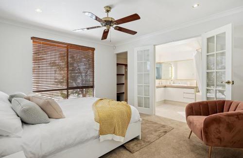 Scarborough Casa | Beachside Stay, Cafes Nearby, 100Mbps WiFi