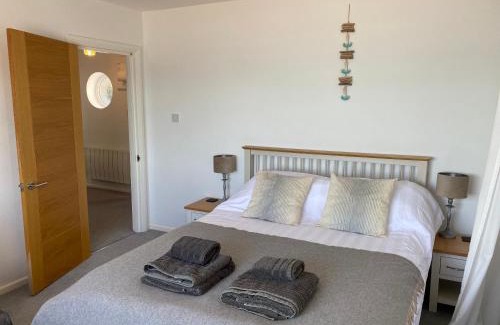 Torcross Casa | Beachside, Torcross, between the Sea and the Ley