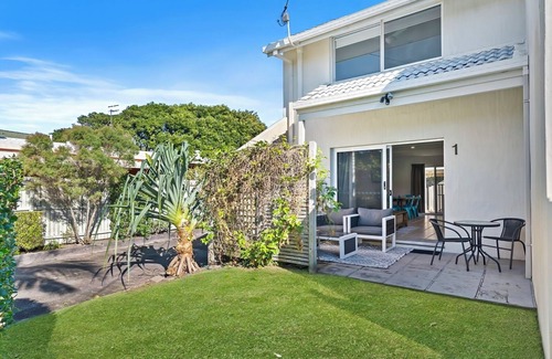 Sunrise Beach Casa | Beachside Townhouse