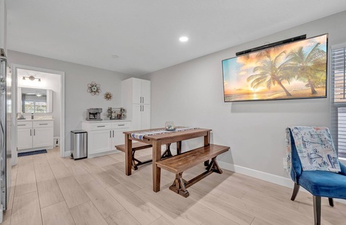 Ocean View Halifax Estates Apartamento | Beachside Bliss, a charming private guesthouse steps from the beach