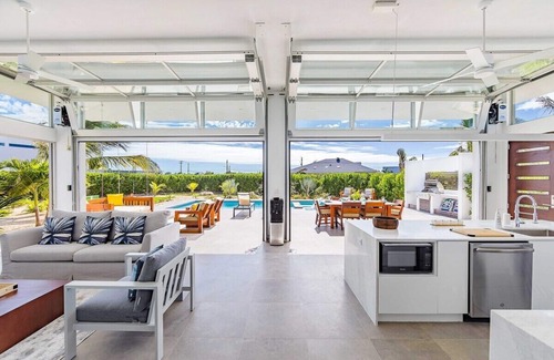 Long Bay Villa | Summer DEALS - White Villas Resort Seaside Villa 8