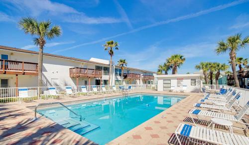 Navarre Beach Casa | Beachview 102 - Flaming Sunrise