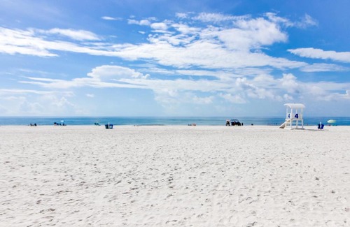 Gulf Shores Hotel | Beachview 208