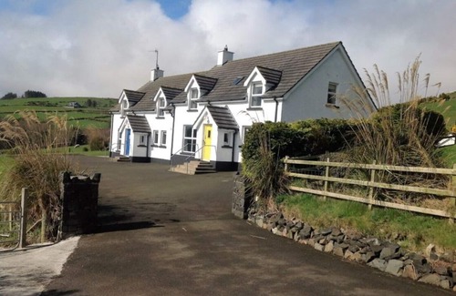 Glenariff Cabaña | Beachview Cottage Co. RE. Antrim