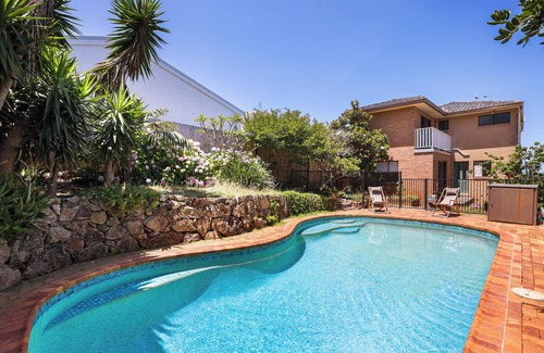 Freshwater Casa | Beachview Curl Curl - the BEST views on Sydney’s beautiful Northern Beaches!