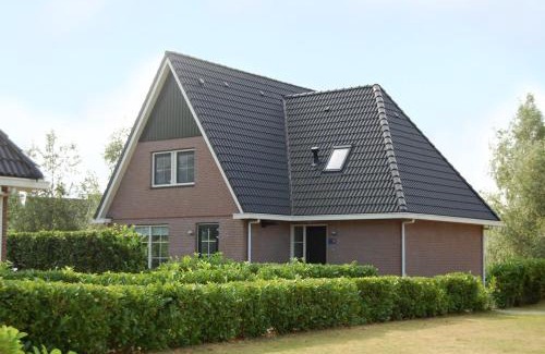 Makkum Villa | Beachvilla XL - 12 personen