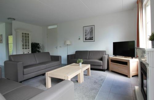 Makkum Villa | Beachvilla XL - 12 personen
