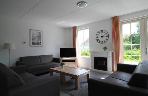Makkum Villa | Beachvilla XL - 12 personen