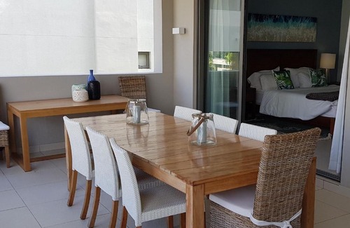 Bain Boeuf Apartamento | Beachwalk Deluxe Apartment - 50 steps to the beach