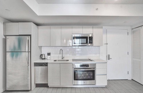 Hallandale Beach Hotel | Beachwalk Resort