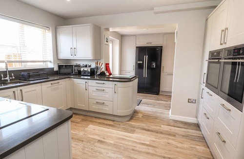 Prestatyn Cabaña | BEACHWAY, pet friendly, country holiday cottage in Prestatyn