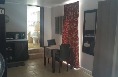 Summerstrand Cama Y Desayuno | Beachway B&B