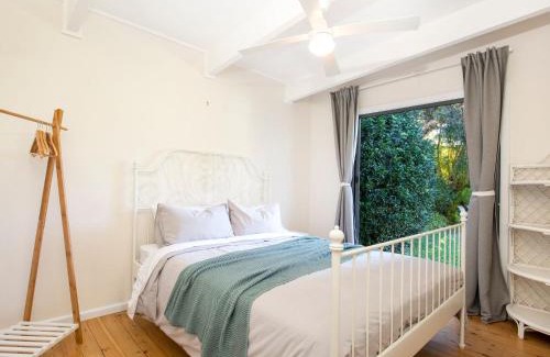 Callala Beach Casa | Beachwood - Firepit - Pet Friendly - 2 Mins Walk to the Beach