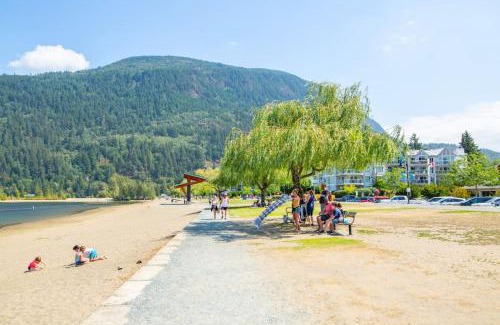 Harrison Hot Springs Apartamento | Beachy 2 Bed Studio Suite, Balcony and 4 Min to Lake